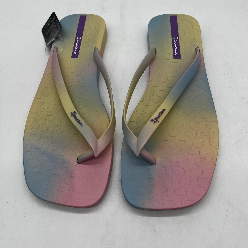 Ipanema Fever Print Flip Flops NWT